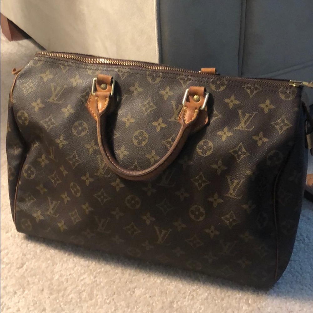 Authentic Beautiful Speedy Louis Vuitton Purse